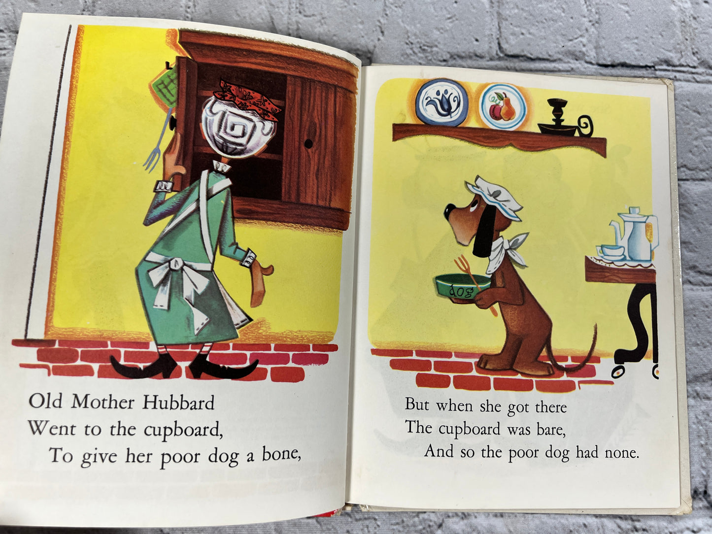 Old Mother Hubbard illustrated by Anne Sellers Leaf [1958 · Tip Top Elf Book · 8624]