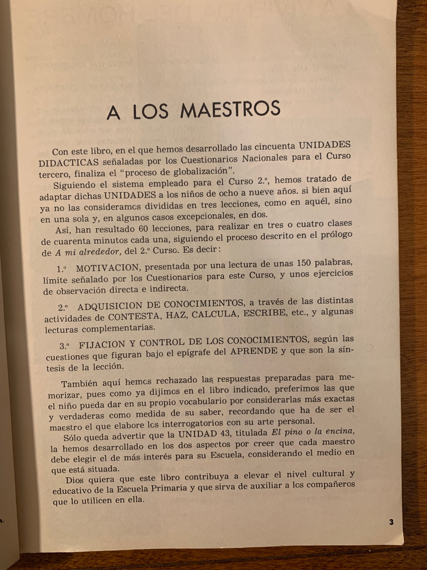 A Mi Alrededor 3er Curso 1967 (Spanish Reader) for 8 and 9 Year olds