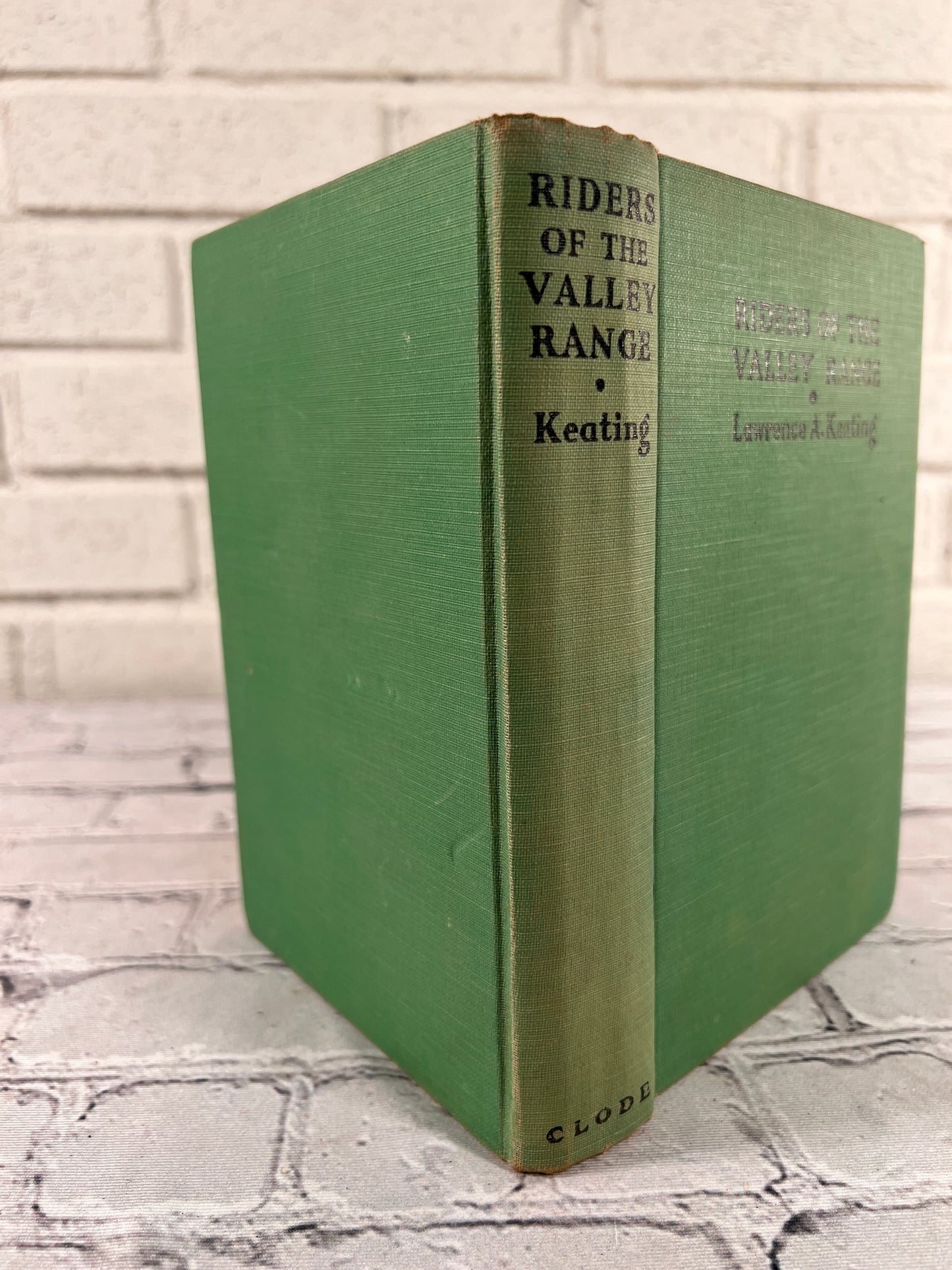 Riders of the Valley Range by Lawrence A. Keating [1932]