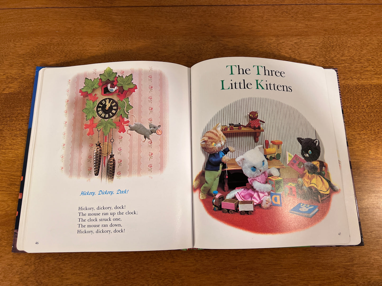 Nursery Rhymes A Puppet Treasure Book Illustrations by Tadasu Izawa and Shigemi Hijikata