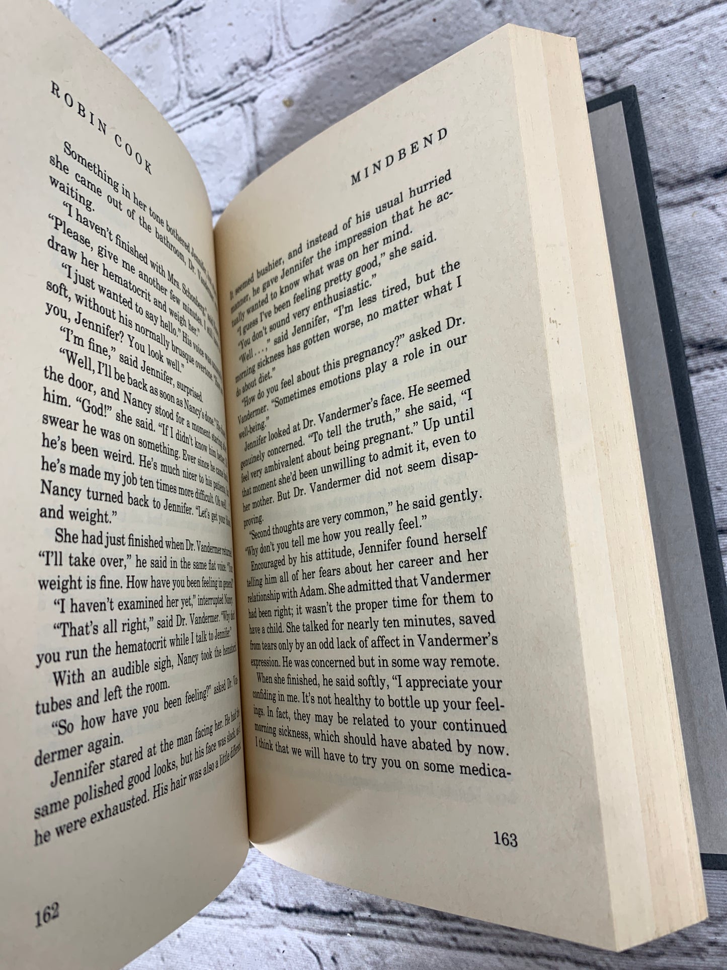 Mindbend by Robin Cook (1985 · 1st Print)