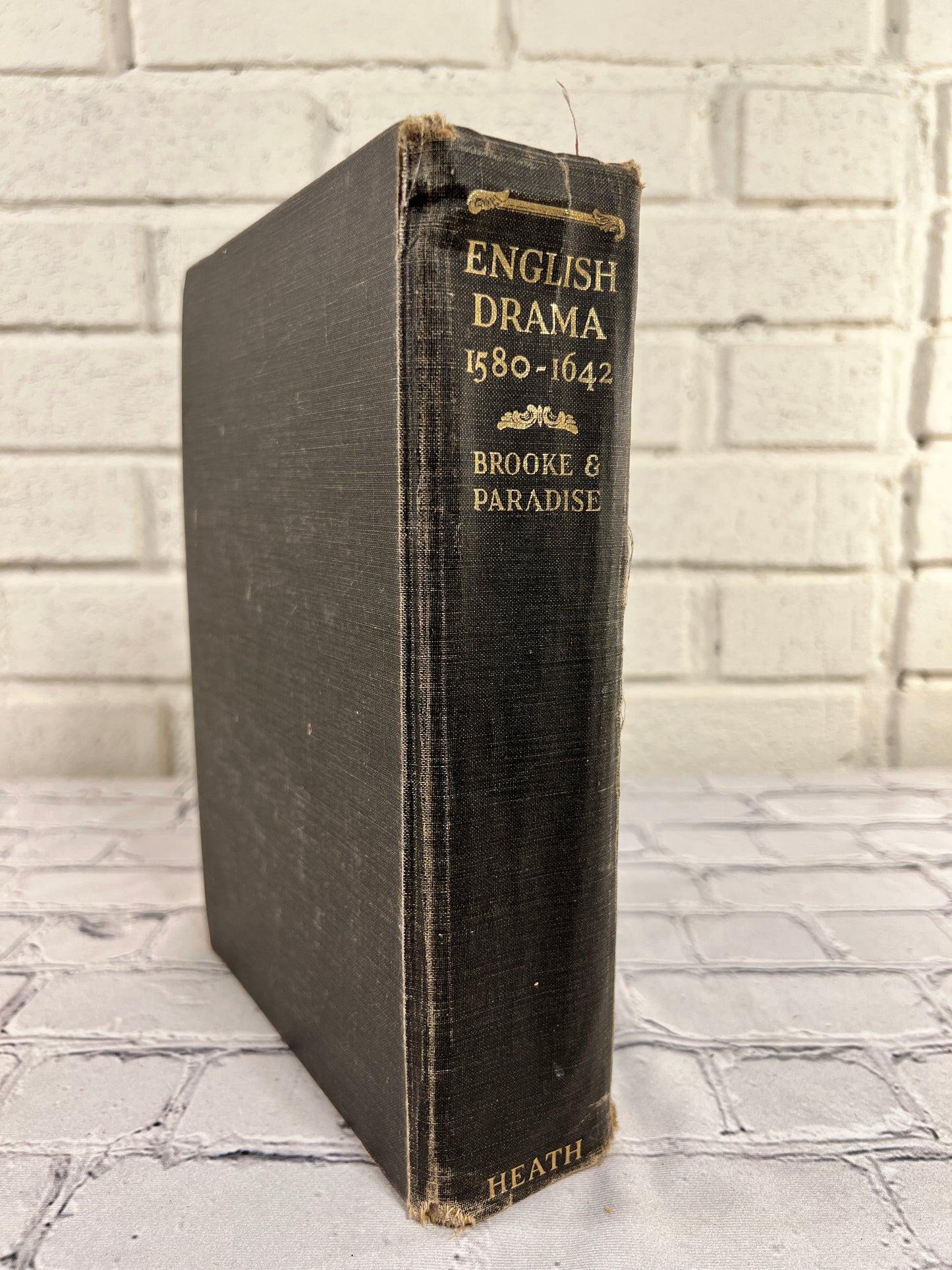 English Drama 1580-1642 by C. F. Tucker Brooke & Nathaniel Burton Paradise [1933]