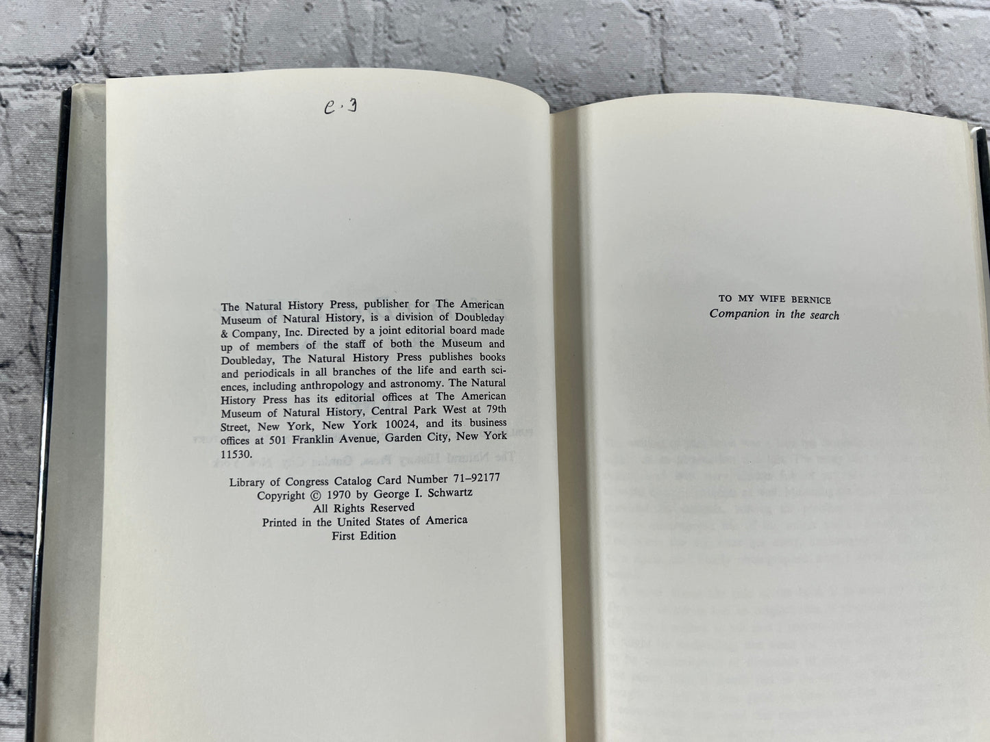 Life in A Drop of Water by George I. Schwartz [1st Edition · 1970]