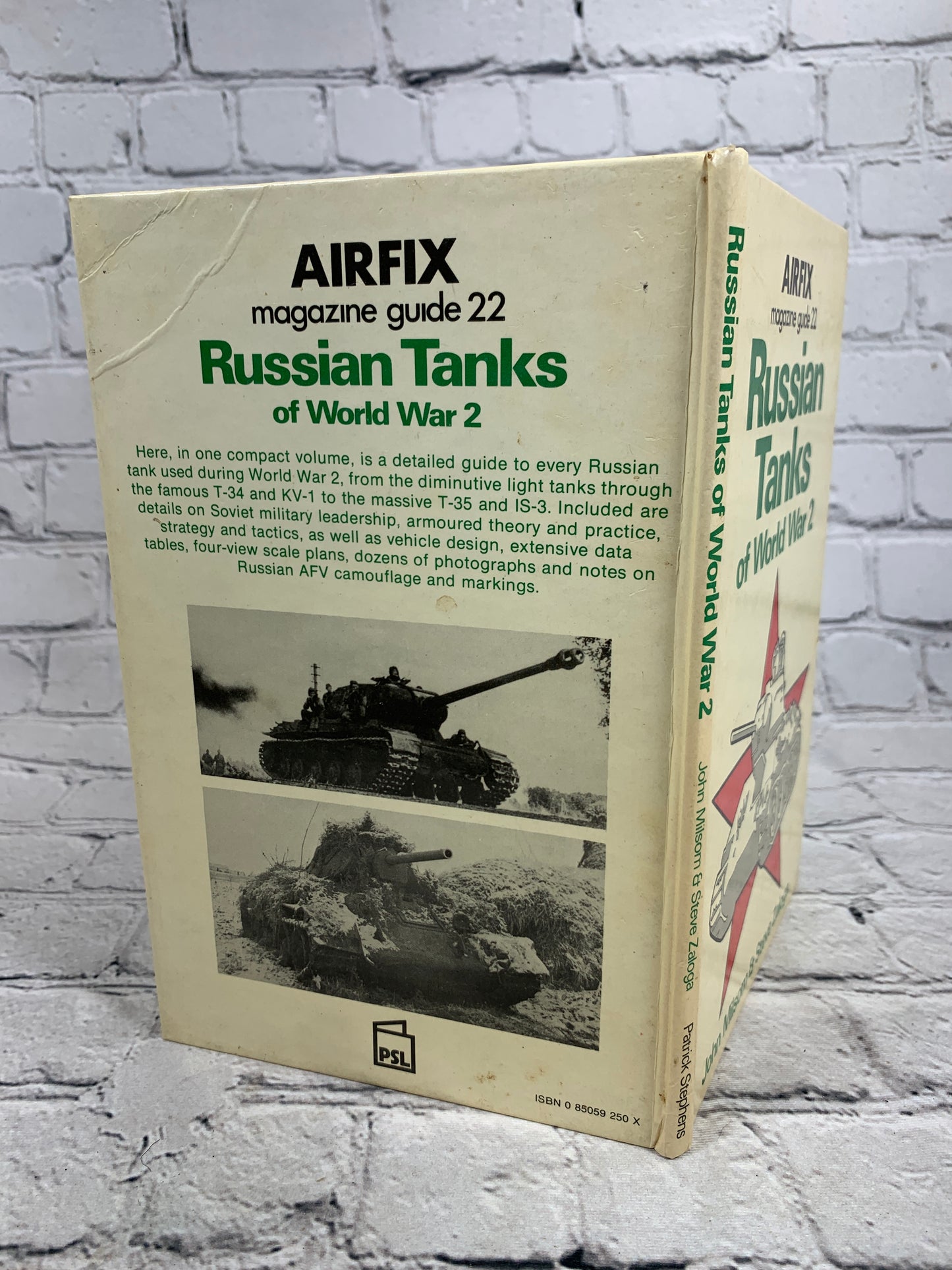 Russian tanks of World War 2 by Milsom & Zaloga [Airfix magazine guide 22 · 1977