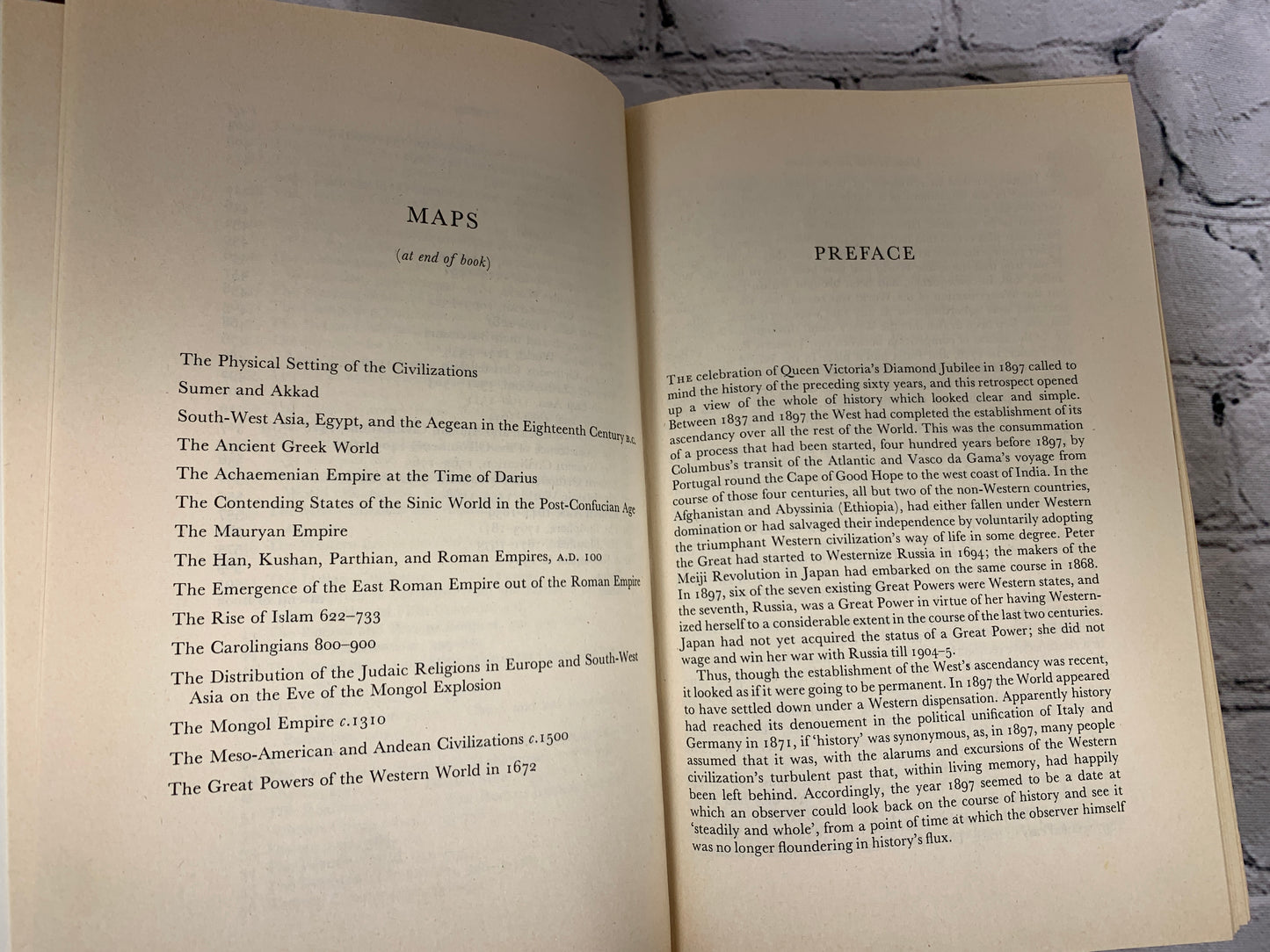 Mankind and Mother Earth Narrative History of the World by Arnold Toynbee [1976]