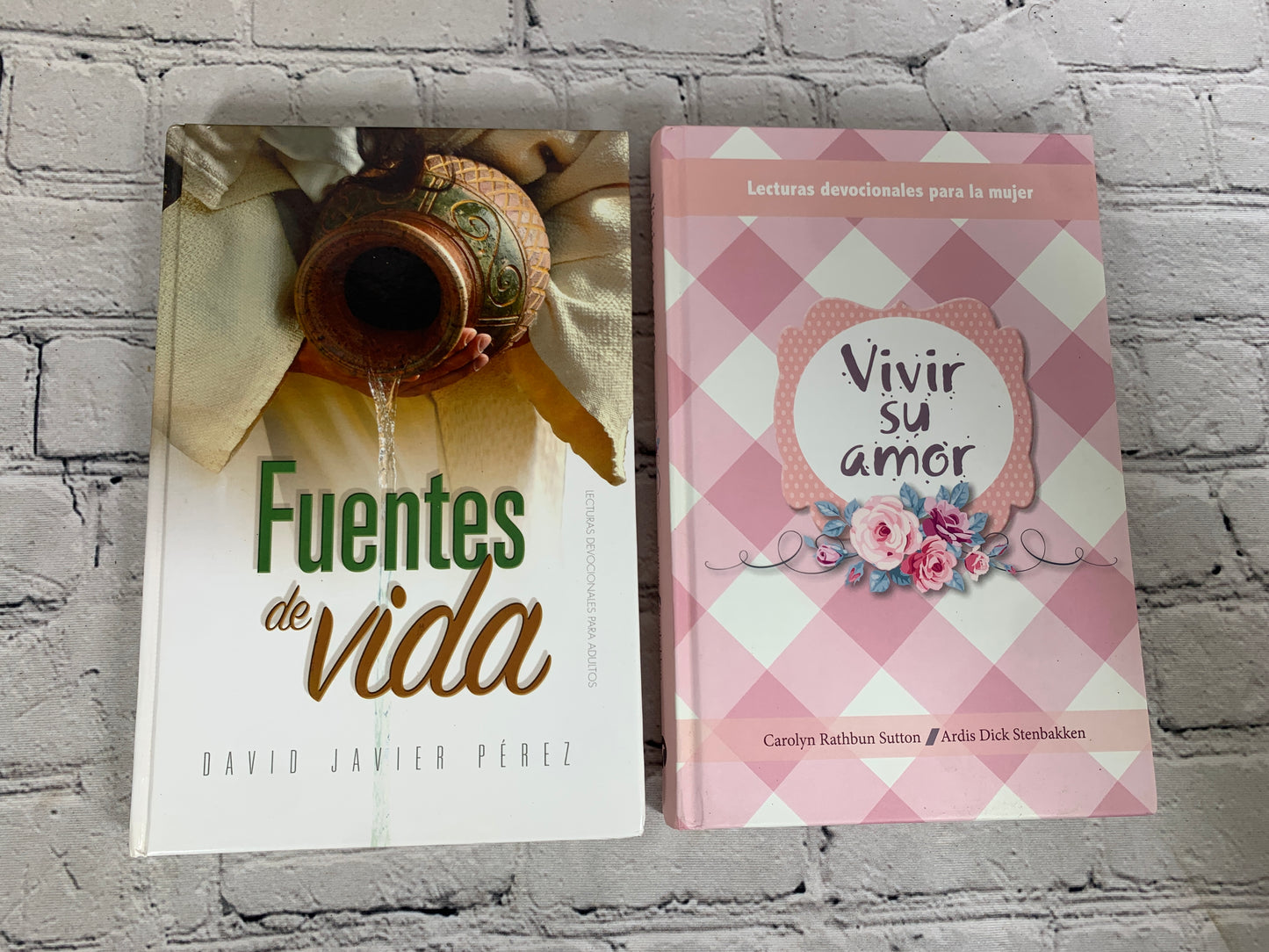 Lecturas Devocionales Para Adultos (Devotional Readings for Adults) [Lot of 4]