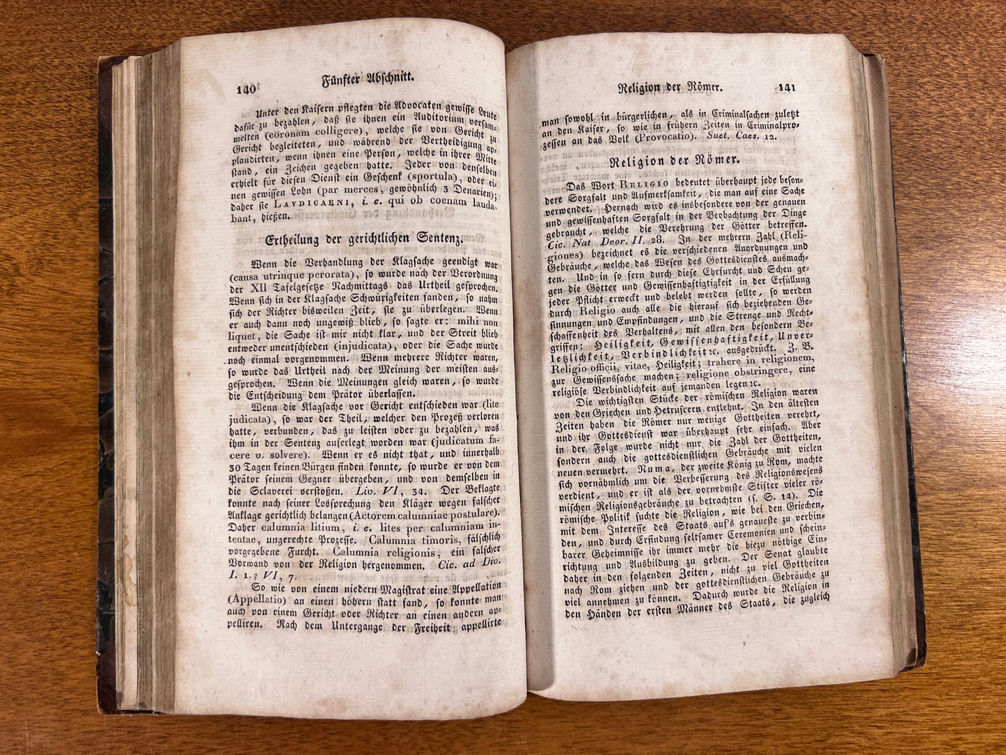 Lehrbuch der römischen Alterthümer für hohere Lehranstalten, Gymnfsien und zum Selbstgebrauche by Johann Leonhardt Meyer, 1830