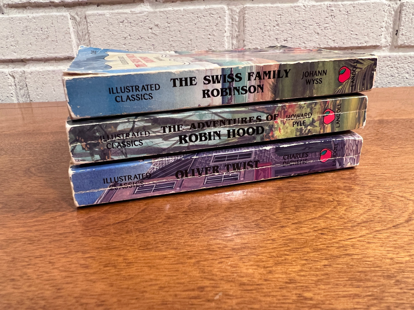Illustrated Classics - Robin Hood, Swiss Family Robinson, Oliver Twist
