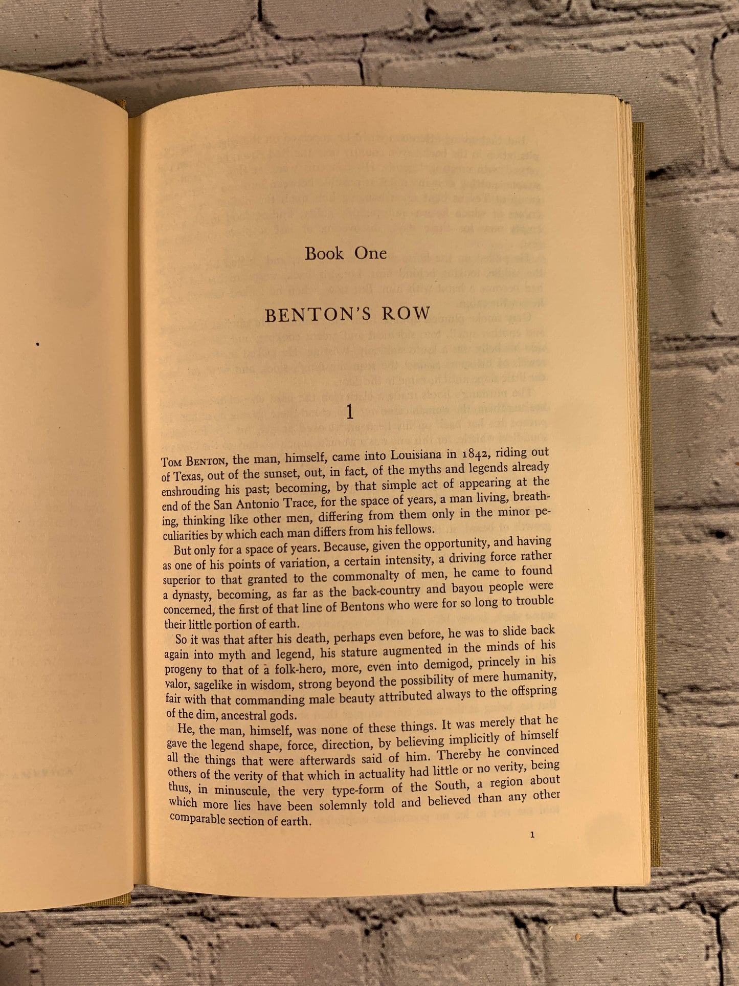 Benton's Row by Frank Yerby [1954 · BCE]