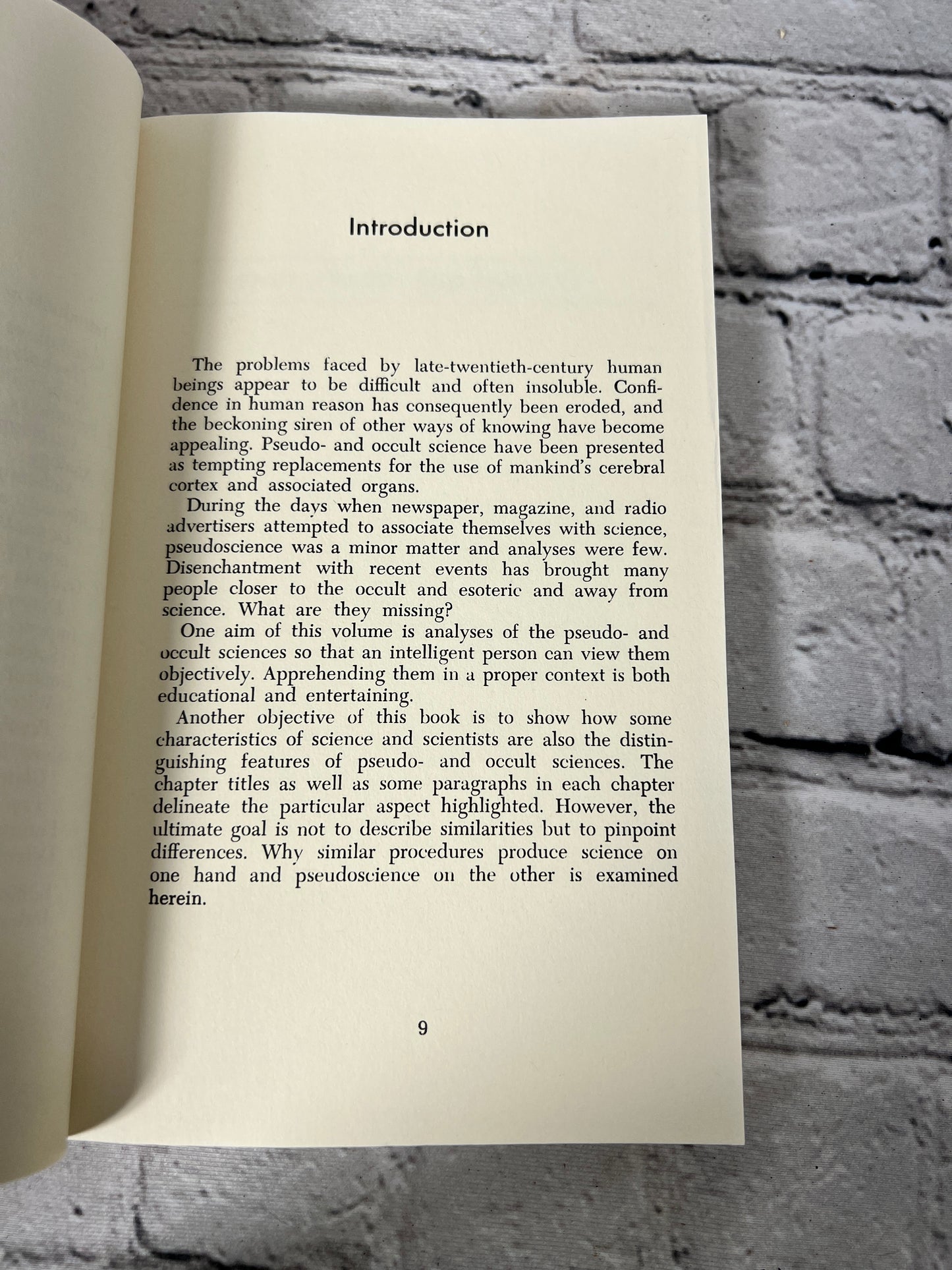 Fact, Fraud, and Fantasy : the Occult and Pseudosciences By Morris Goran [1980]