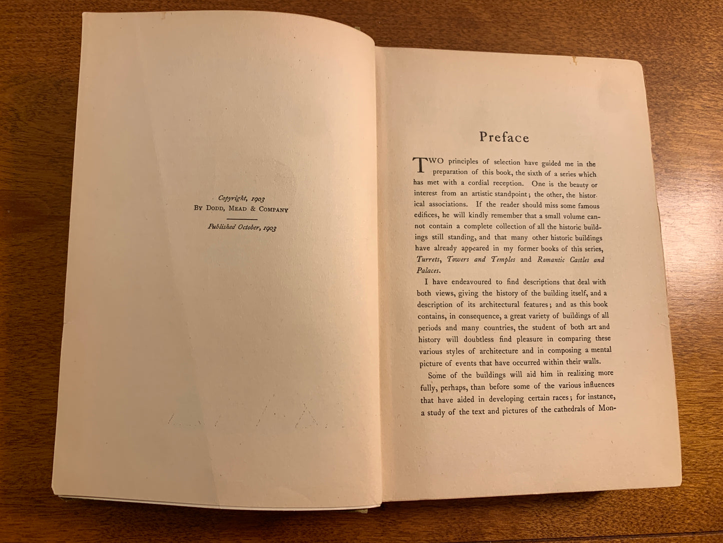 Historic Buildings As Seen and Described by Famous Writers by Esther Singleton [1909]