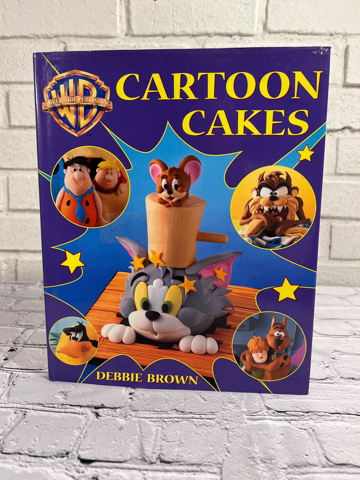 Cartoon Cakes: Warner Bros. by Debbie Brown