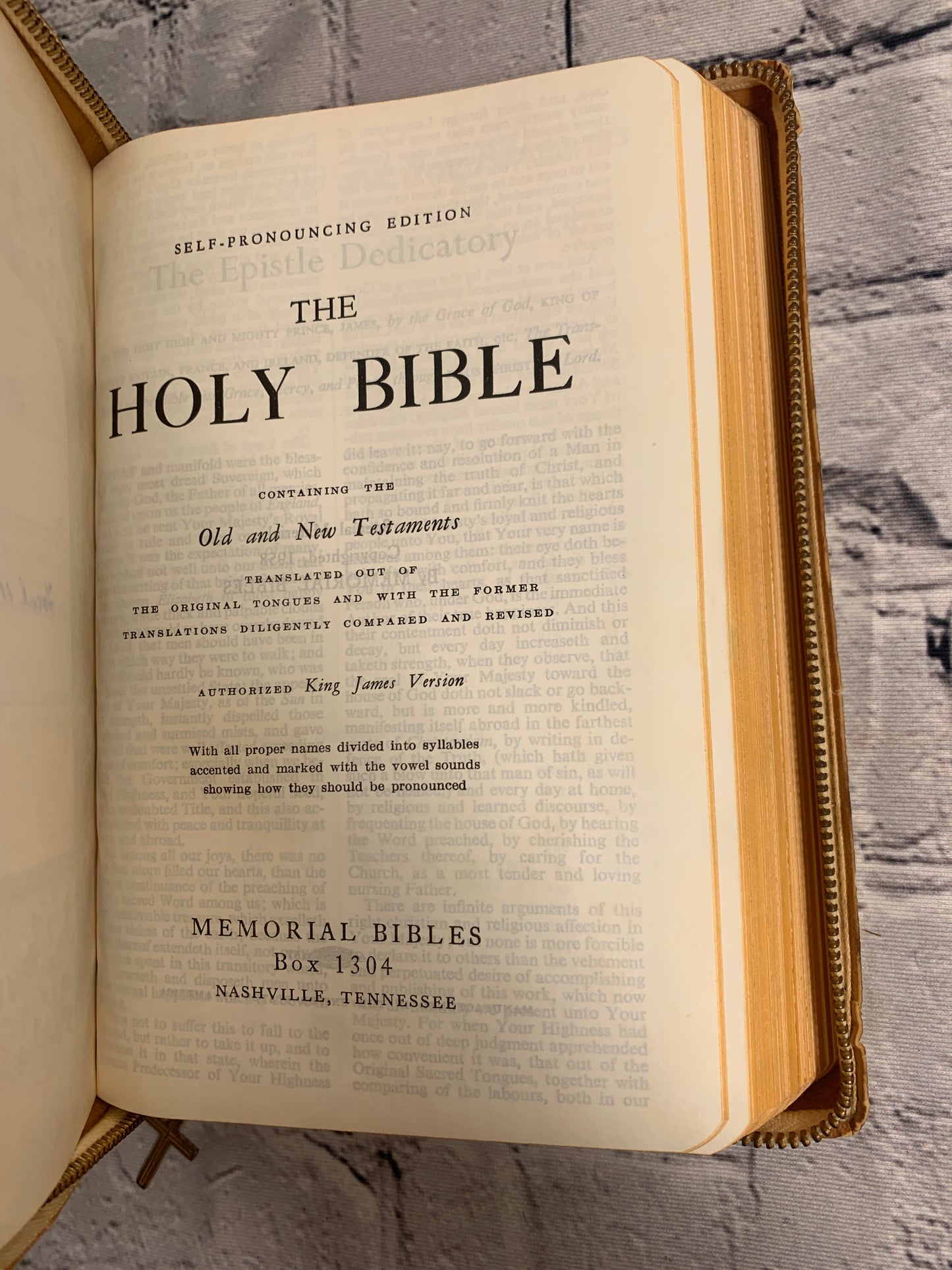 The Holy Bible · New & Old Testaments · KJV [1958 · Memorial Edition · Zippered]