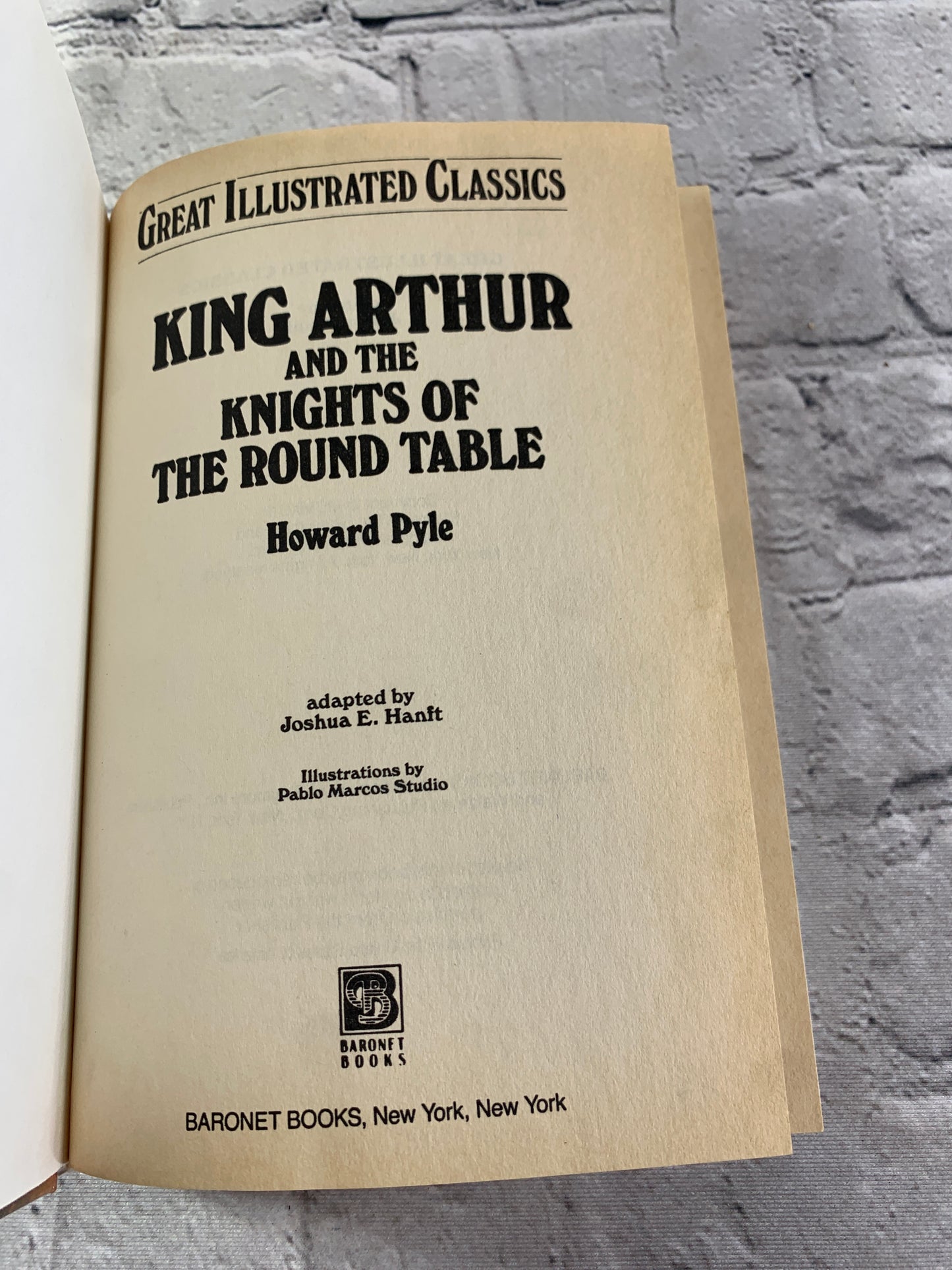 King Arthur and the Knights of the Round Table by Howard Pyle [Great Illustrated Classics · 1997]