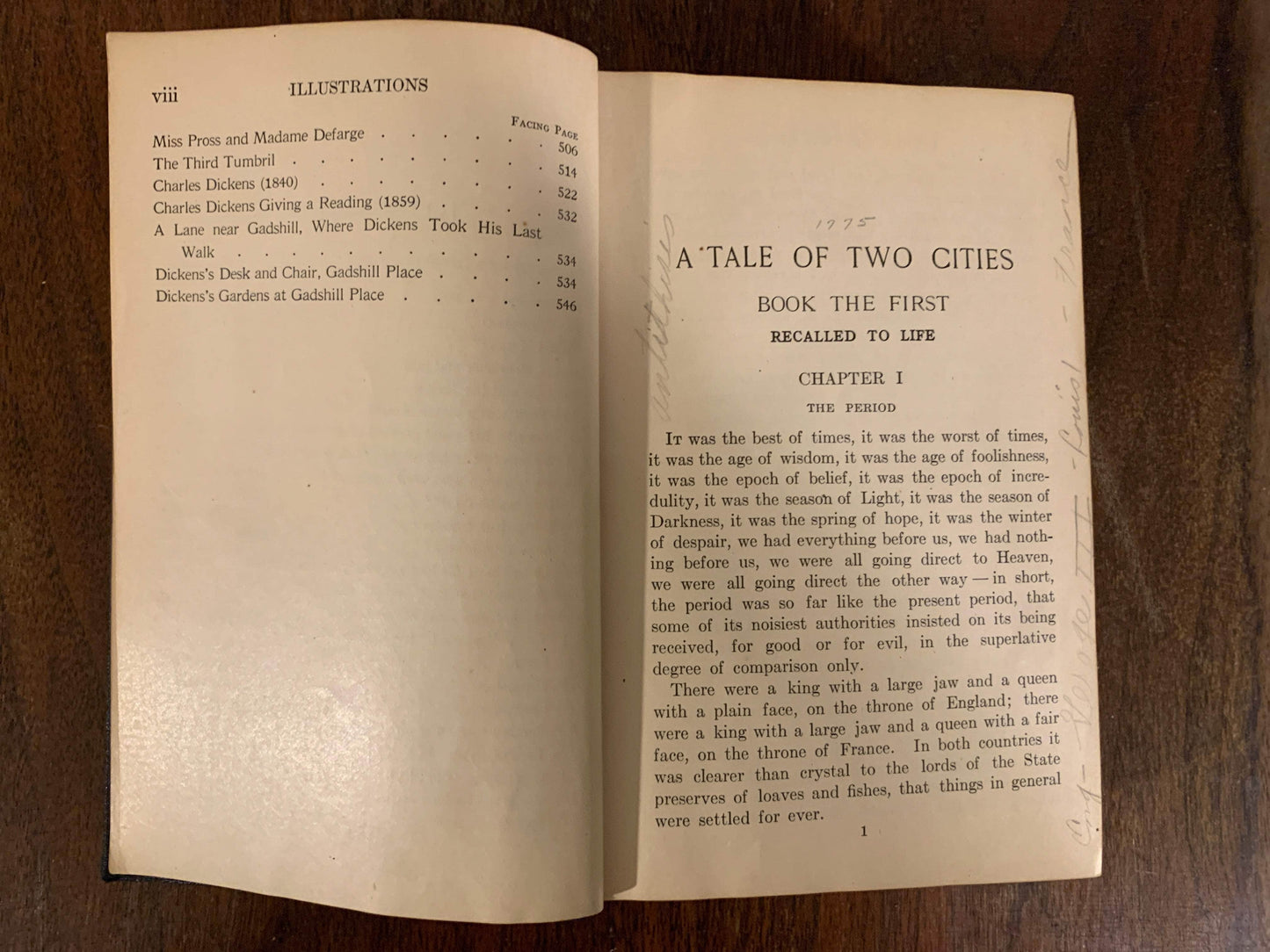 Flipped Pages A Tale of Two Cities by Charles Dickens [1950s · Academy Classics]