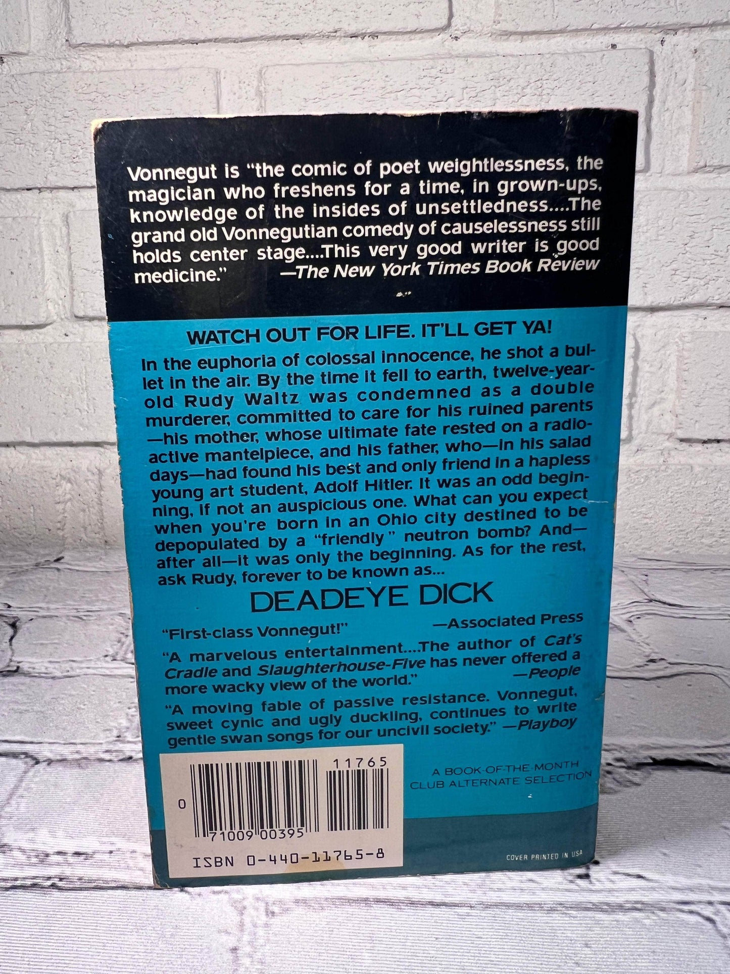 Flipped Pages Dead Eye Dick by Kurt Vonnegut [1st Printing · 1985]