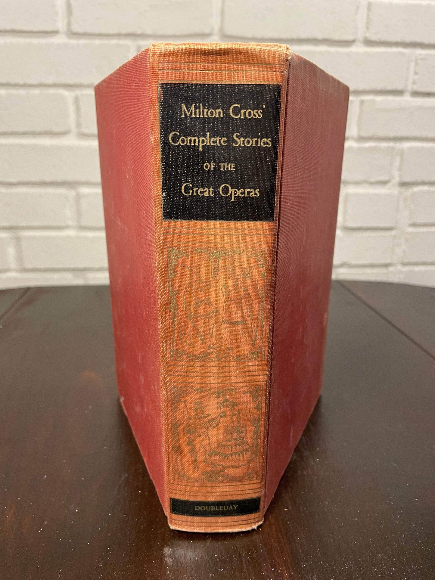 Flipped Pages Milton Cross Complete Stories of the Great Operas 1952