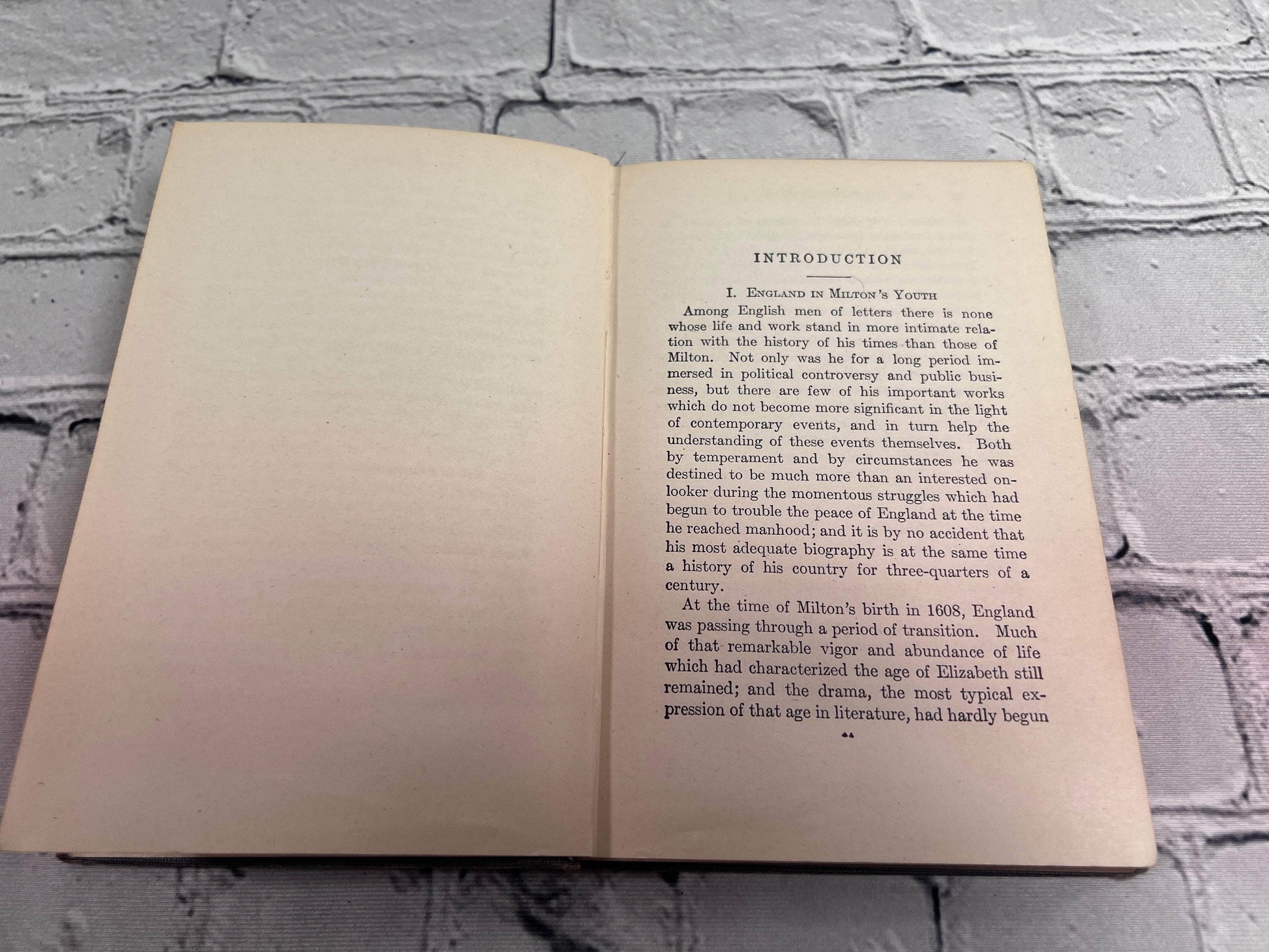 Flipped Pages Minor Poems: L'Allegro, Il Penseroso, Comus & Lycida by John Milton [1908]