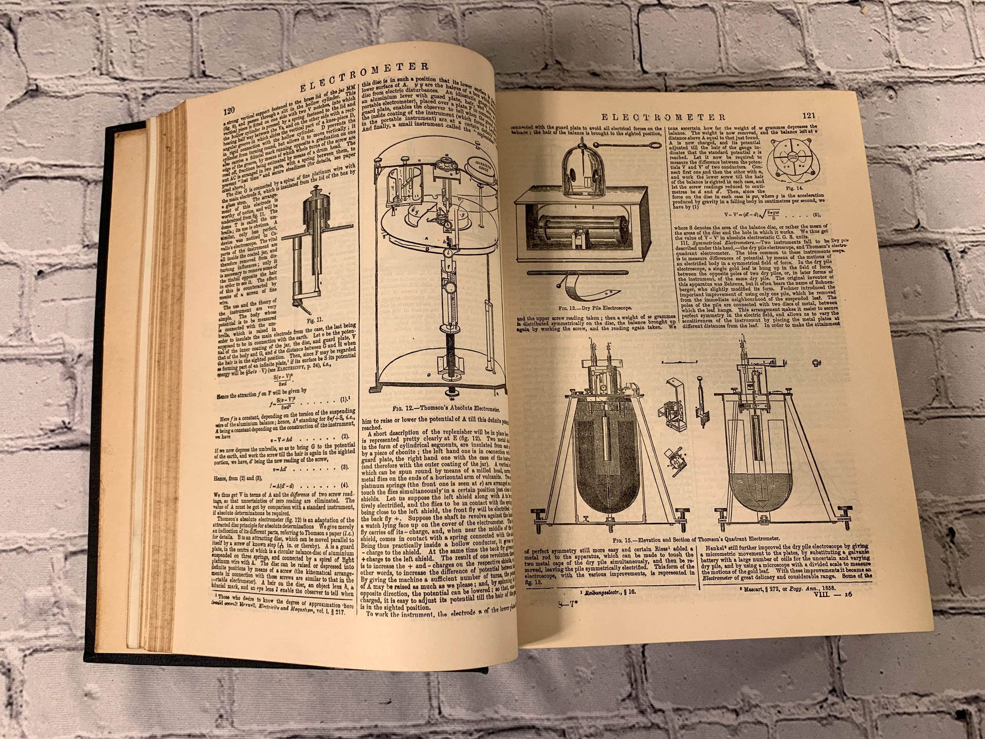 Flipped Pages The Encyclopedia Britannica New Werner Edition Twentieth Century Vol VIII [1903]